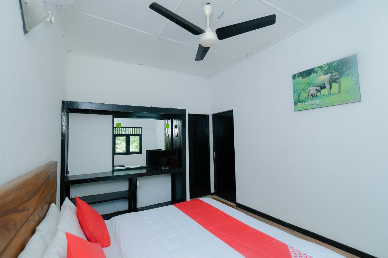 Oyo 479 Water Front Hotel Kandy Luaran gambar