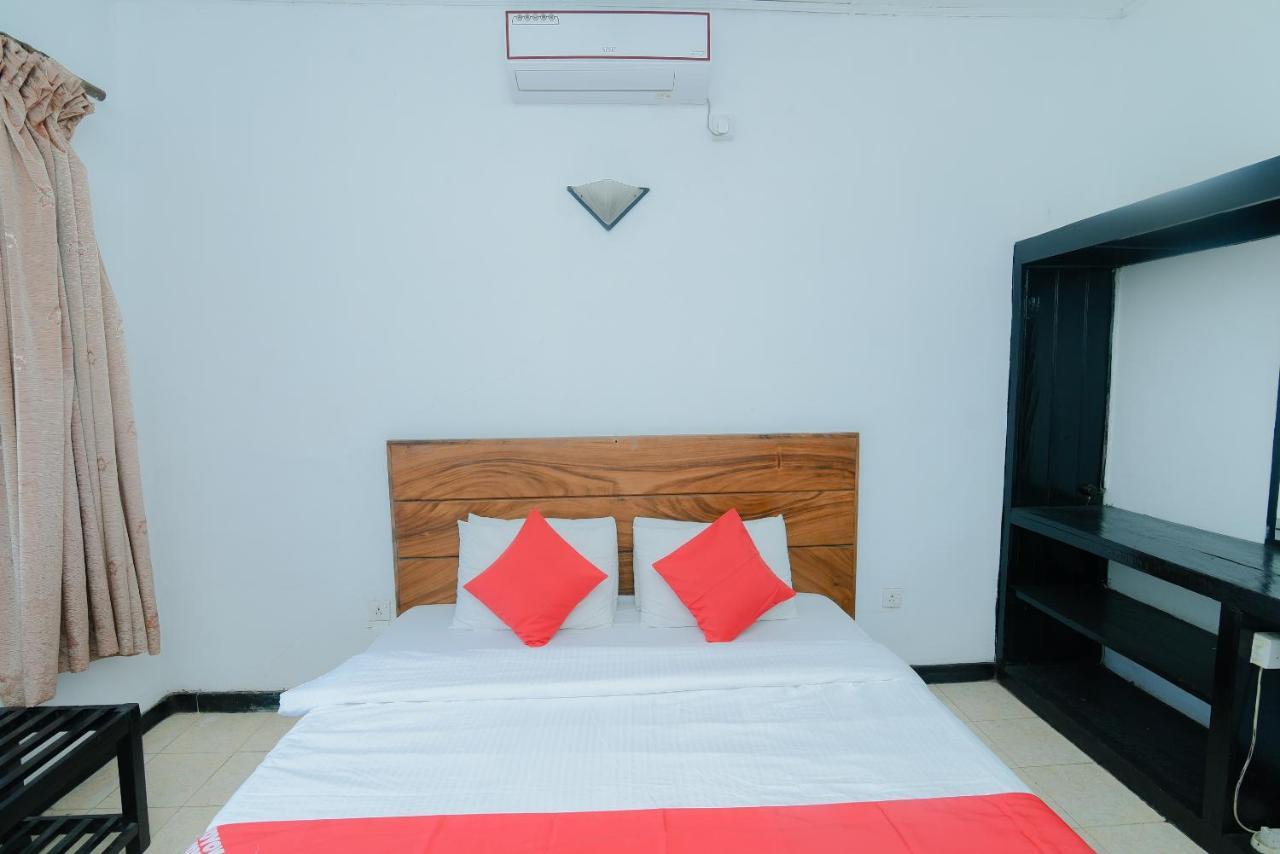 Oyo 479 Water Front Hotel Kandy Luaran gambar